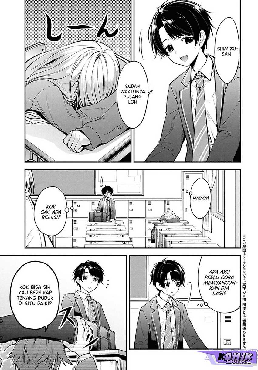 Tonari no Seki no Yankee Shimizu-san ga Kami o Kuroku Sometekita Chapter 1 - halaman 5
